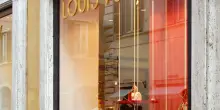Roma, furto da Louis Vuitton in via dei Condotti: caccia a 3 uomini