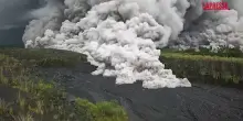 Indonesia, leruzione del monte Semeru: le immagini