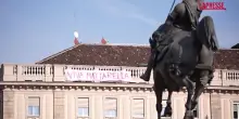 Torino, in piazza San Carlo rispunta lo striscione “Viva Mattarella”