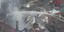 Usa, incendio devasta chiesa a Pottstown: il video