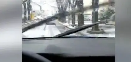 Neve in pianura al Nord Italia, strade imbiancate in Brianza