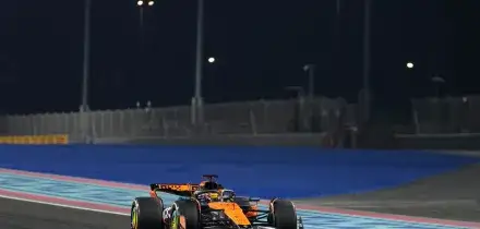 Gp Qatar, Piastri vince la gara sprint: Norris terzo, domani può vincere il Mondiale