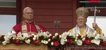 Papa Leone XIV in Turchia, la benedizione con il patriarca ecumenico Bartolomeo