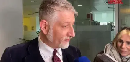 Giuli su attacco a La Stampa: “Serve vigilanza democratica”