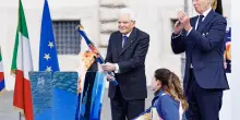 Milano-Cortina 2026, Mattarella accende il braciere dei Giochi: “Speriamo in tregua olimpica”. Buonfiglio: “Russia ha firmato”