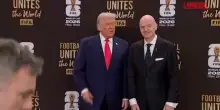 Mondiali 2026, Donald Trump arriva alla cerimonia dei sorteggi: al suo fianco Infantino