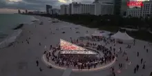 A Miami la spettacolare "Library of Us", gigantesca libreria che ruota davanti allOceano