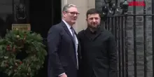 Ucraina, Zelensky arriva a Downing Street accolto da Starmer