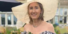 Sophie Kinsella, morta a 55 anni la scrittrice: era autrice della saga ‘I love shopping’