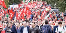 Sciopero oggi 12 dicembre, al via la mobilitazione della Cgil: possibili disagi per treni e mezzi pubblici – La diretta