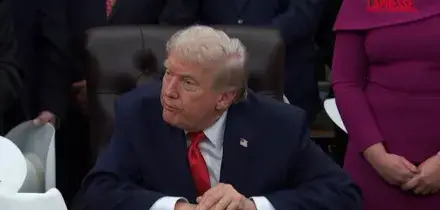 Caso Epstein, Trump: "Lo conoscevano tutti, ha foto con chiunque"