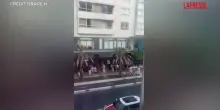 Sparatoria a Bondi Beach, in un video la fuga e il rumore degli spari