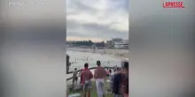 Australia, sparatoria a Bondi Beach: panico tra la folla e persone in fuga