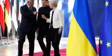 Ucraina, accordo Ue sui fondi a Kiev. Addio agli asset russi, arriva un prestito da 90 miliardi