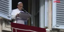 Papa: "Preghiamo affinch&eacute; tutti i bimbi del mondo possano vivere nella pace"
