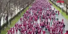 Spagna, a Madrid la corsa dei Babbi Natale
