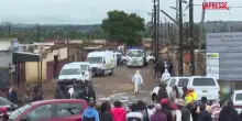 Sudafrica, 10 morti in sparatoria a Bekkersdal: la polizia sulla scena