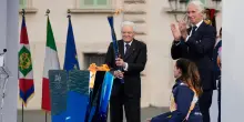 Milano-Cortina, Mattarella consegna il tricolore agli atleti: &ldquo;L&rsquo;Italia sar&agrave; con voi&rdquo;