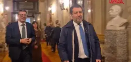 Manovra 2026, Giorgetti arriva con Salvini: &ldquo;Matteo? Magari un po&rsquo; di carbone sotto l&rsquo;albero&rdquo;