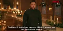 Ucraina, Zelensky: "Natale difficile, ma lunit&agrave; nazionale rimane intatta"