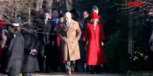 La famiglia reale britannica arriva per la messa di Natale a Sandringham