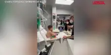 Roma: "&Egrave; arrivato il cuore", la gioia del piccolo paziente del Bambino Ges&ugrave;