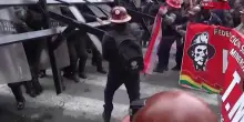 Bolivia, scontri tra minatori e polizia a protesta per prezzi benzina