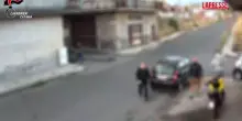 Catania, tentato omicidio e porto abusivo armi: le immagini dei presunti criminali in azione