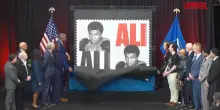 Muhammad Ali celebrato con un francobollo commemorativo a Louisville, citt&agrave; natale del pugile