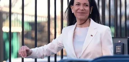 Venezuela, Machado regala a Trump il suo Premio Nobel per la Pace