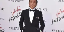 Valentino, i media internazionali celebrano lo stilista: &ldquo;Gigante della moda&rdquo;