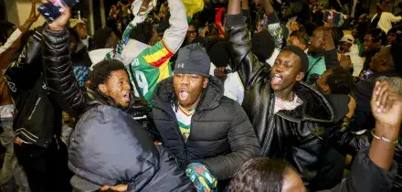 Senegal campione d&rsquo;Africa: festeggiamenti per le strade di Torino
