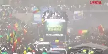 Coppa dAfrica 2026: i giocatori del Senegal sul bus scoperto a Dakar, folla immensa li festeggia
