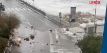 Maltempo Sardegna, a Cala Gonone la mareggiata invade le strade