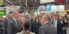 Spagna, Re Felipe VI e la regina Letizia allo stand italiano alla fiera del turismo Fitur