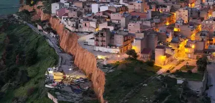 Frana Niscemi, Ciciliano: &ldquo;L&rsquo;intera collina sta crollando&rdquo;