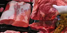 Gli Usa tornano al &nbsp;&lsquo;cibo vero&rsquo;, ma occhio all&rsquo;eccesso di carne rossa