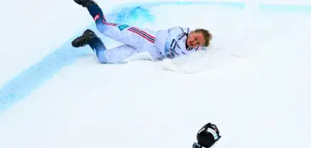 Crans-Montana, cancellata la discesa femminile di sci: troppe cadute &ndash; FOTO