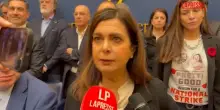 Conferenza CasaPound alla Camera, opposizioni occupano sala stampa e cantano &ldquo;Bella ciao&rdquo;