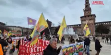 Milano, attivisti in piazza in difesa del Rojava e della liberazione di &Ouml;calan