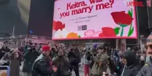 "Love in Times Square", lamore celebrato a New York tra matrimoni e baci di San Valentino