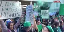 Colombia, donne in strada per festeggiare il diritto allaborto