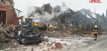 Guerra in Ucraina, missili russi su Kiev: un morto