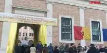 Roma, centinaia di persone attendono l&rsquo;arrivo di Papa Leone XIV a Castro Pretorio