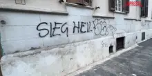 Scritte fasciste a Testaccio, il messaggio di Paola Cortellesi al presidio: "Vi sono molto vicina"