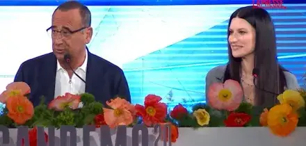 Sanremo 2026, Carlo Conti commosso: "Festival dedicato a Pippo Baudo"