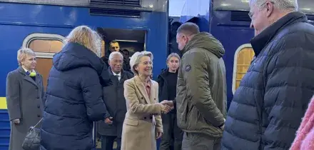 Ucraina, vertici Ue a Kiev nel quarto anniversario della guerra: &ldquo;Pace giusta e duratura&rdquo;