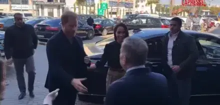 Harry e Meghan ad Amman: in ospedale con pazienti evacuati da Gaza