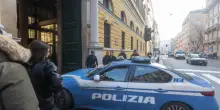 Omicidio Rogoredo, trasferiti in altre sedi i quattro colleghi di Cinturrino indagati
