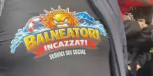 Sanremo 2026: balneari incatenati contro Bolkenstein a pochi passi da Ariston